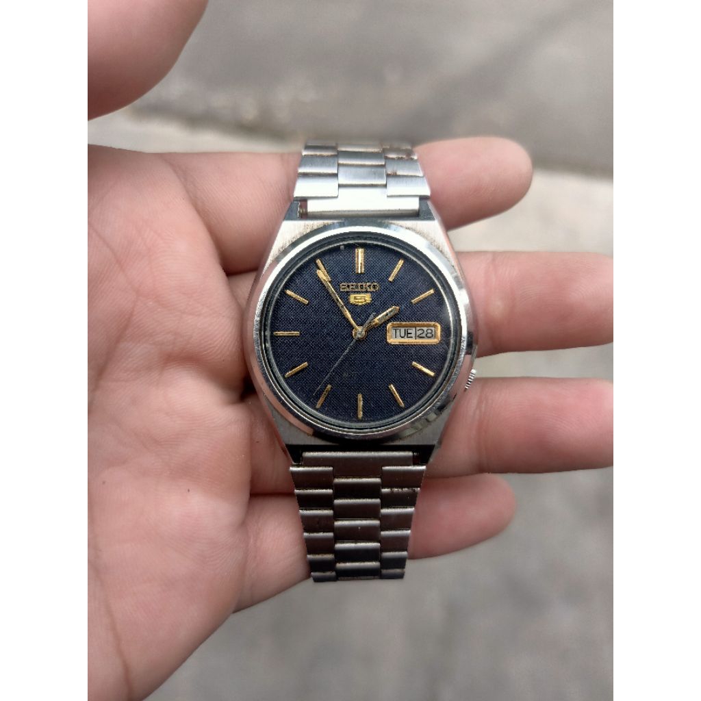 Seiko blue dial 7009