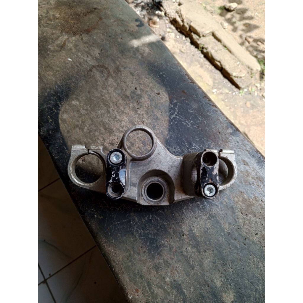 Segitiga Atas Yamaha Byson Original Copotan