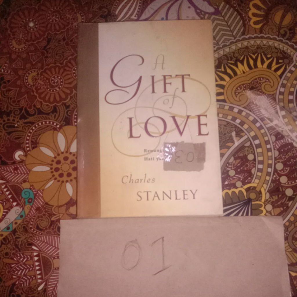 BUKU A GIFT OF LOVE,CHARLES STANLEY