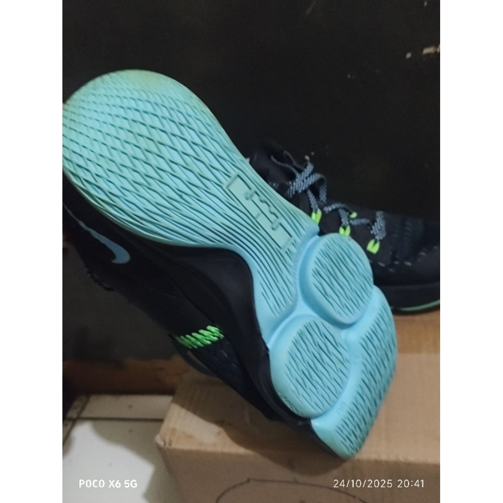 Nike LeBron Witness 5 EP