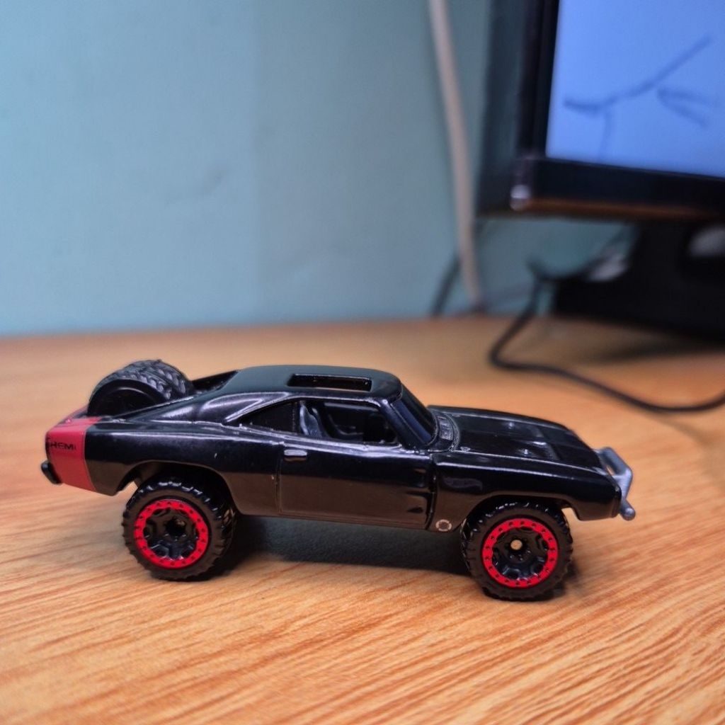 HOT WHEELS DODGE CHARGER FROM FAST FURIOUS 7