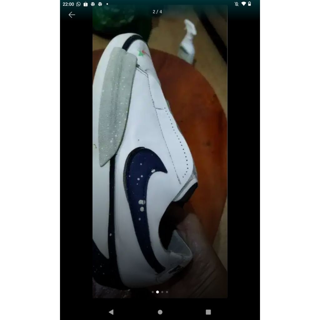 Sepatu Nike Putih