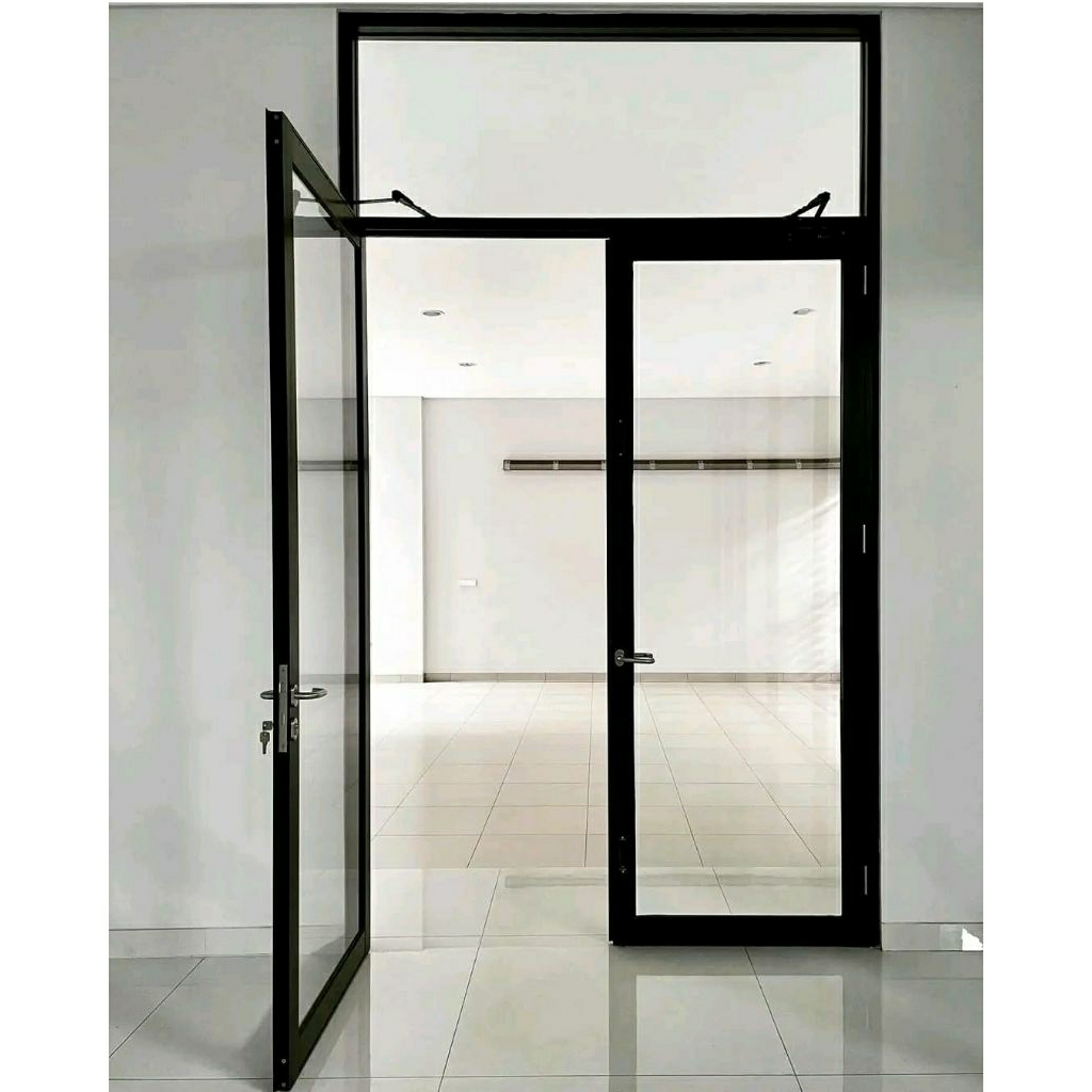 Pintu Swing Aluminium Warna hitam