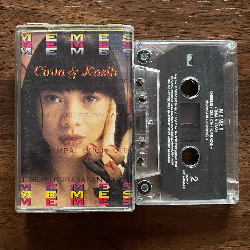 Kaset pita - Memes - Cinta dan kasih