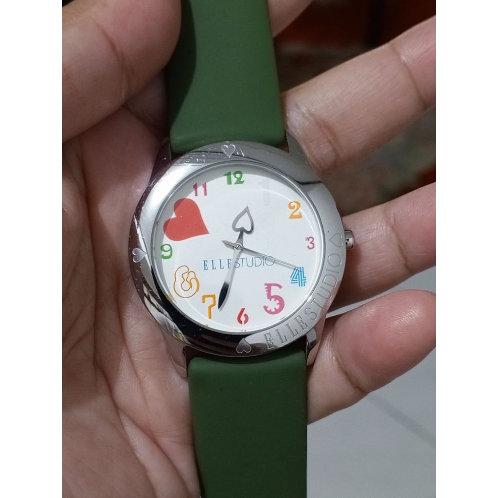 [Preloved] Jam ELLE Kondisi Like New