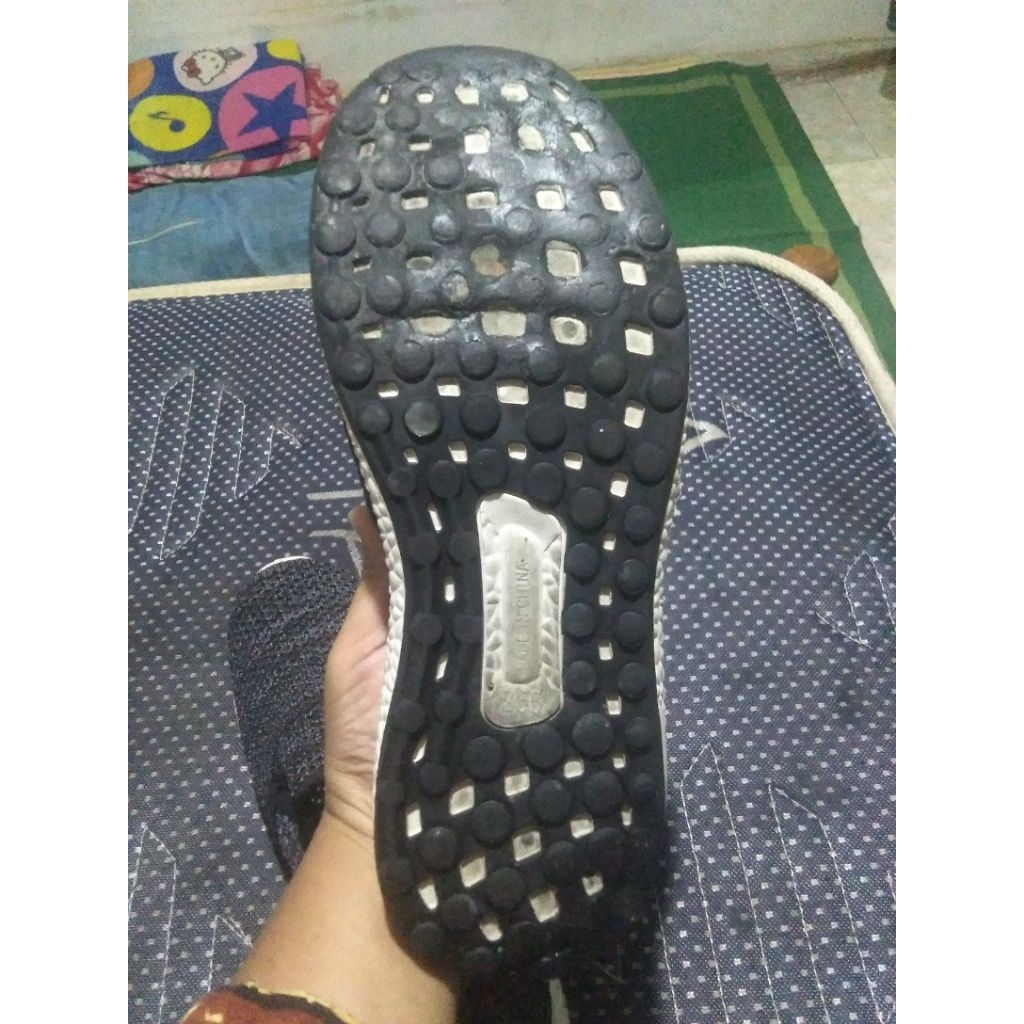 Sepatu Kanvas Slip-on Pria