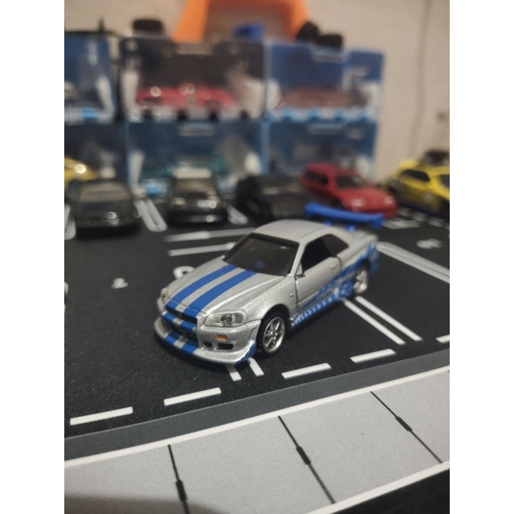 TOMICA Nissan skyline r34 fnf .