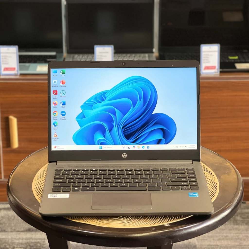 PROMO TERMURAH HP 240 G8 CORE I3-1115G4/RAM 8GB/SSD 256GB/BERGARANSI