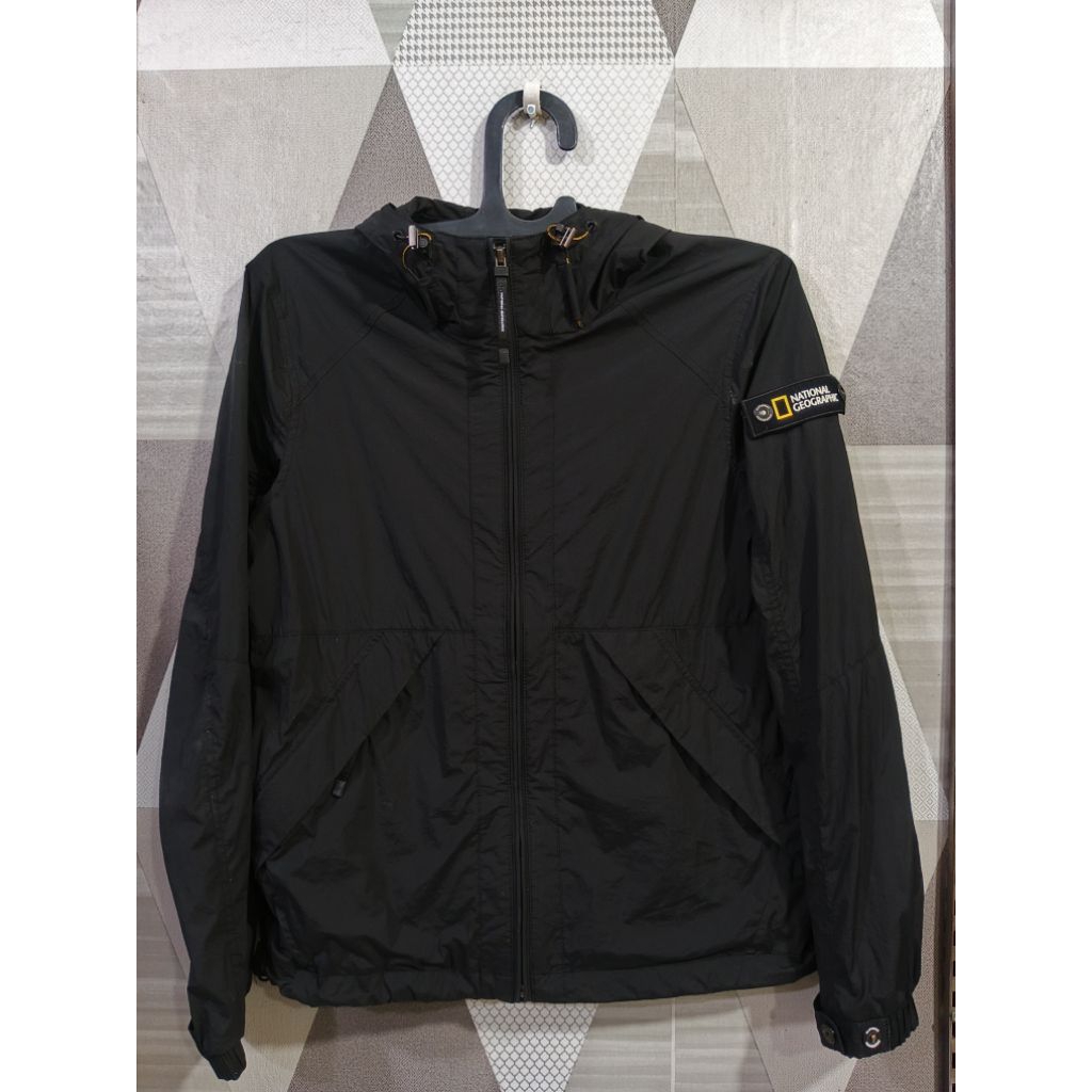 NATIONAL GEOGRAPHIC UTILITY WINDBREAKER JACKET – BLACK HOODED SIZE S
