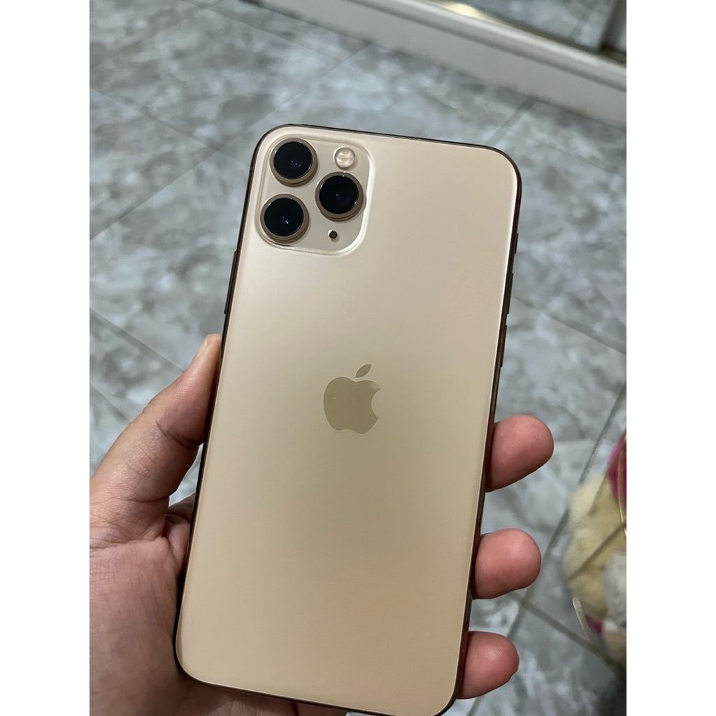 Iphone 11 pro 64 GB garansi ibox (Second muluus pemakaian wanita)