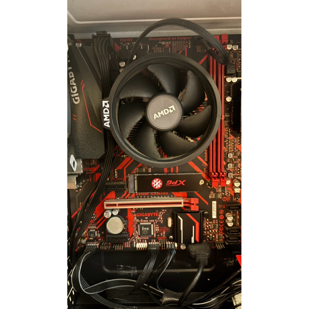 Mobo Gigabyte B450M + processor amd ryzen 3