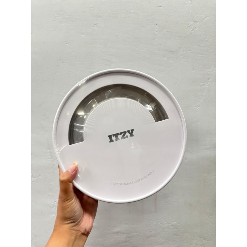 ITZY - Official Light Ring VER 2 +Light ring case