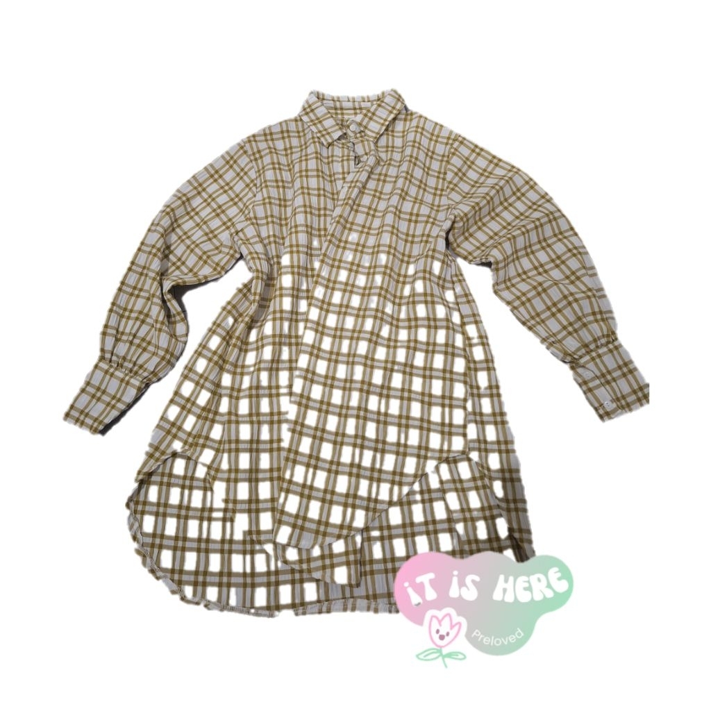 Preloved - Kemeja Oversized Wanita Motif Tartan/Kotak-Kotak Warna Cream Kuning