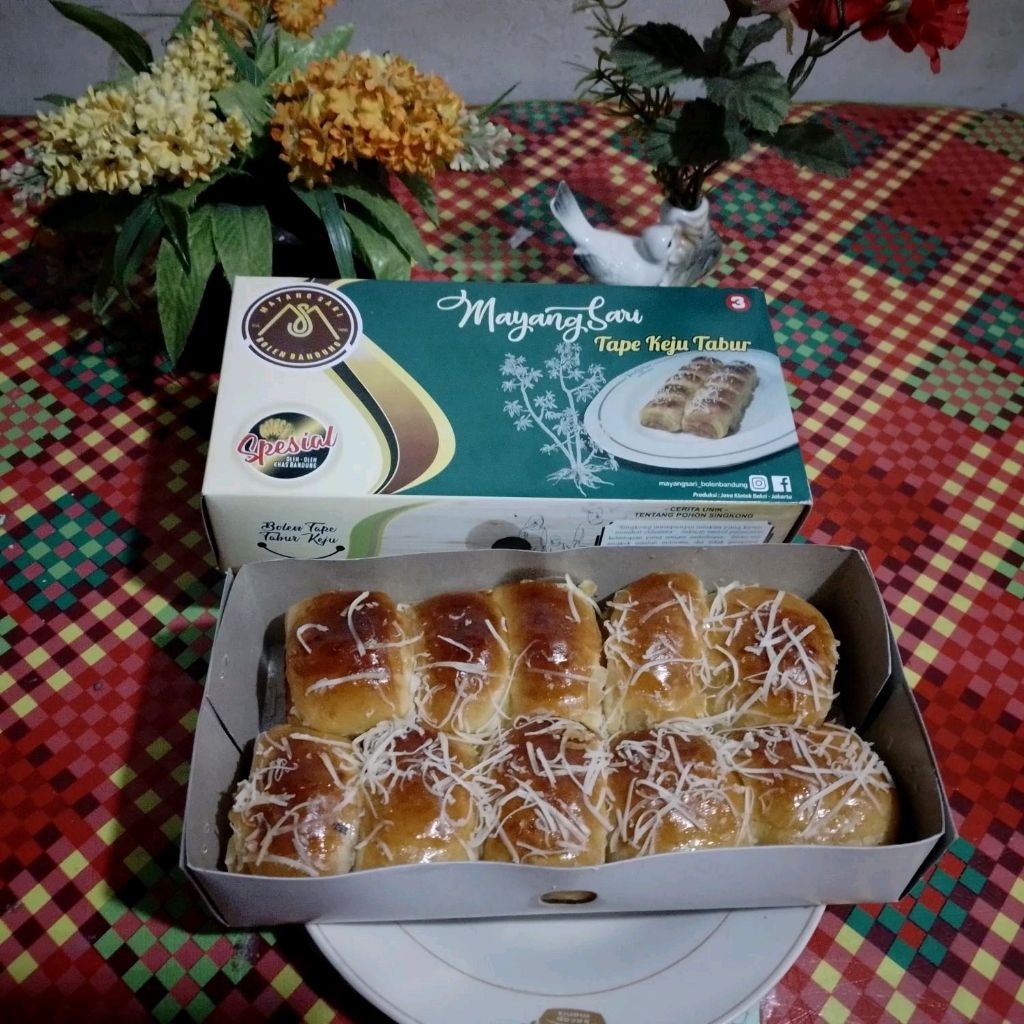 Bolen Bandung Tape Keju Tabur Spesial / Bolen Bandung Mayangsari Tape Keju