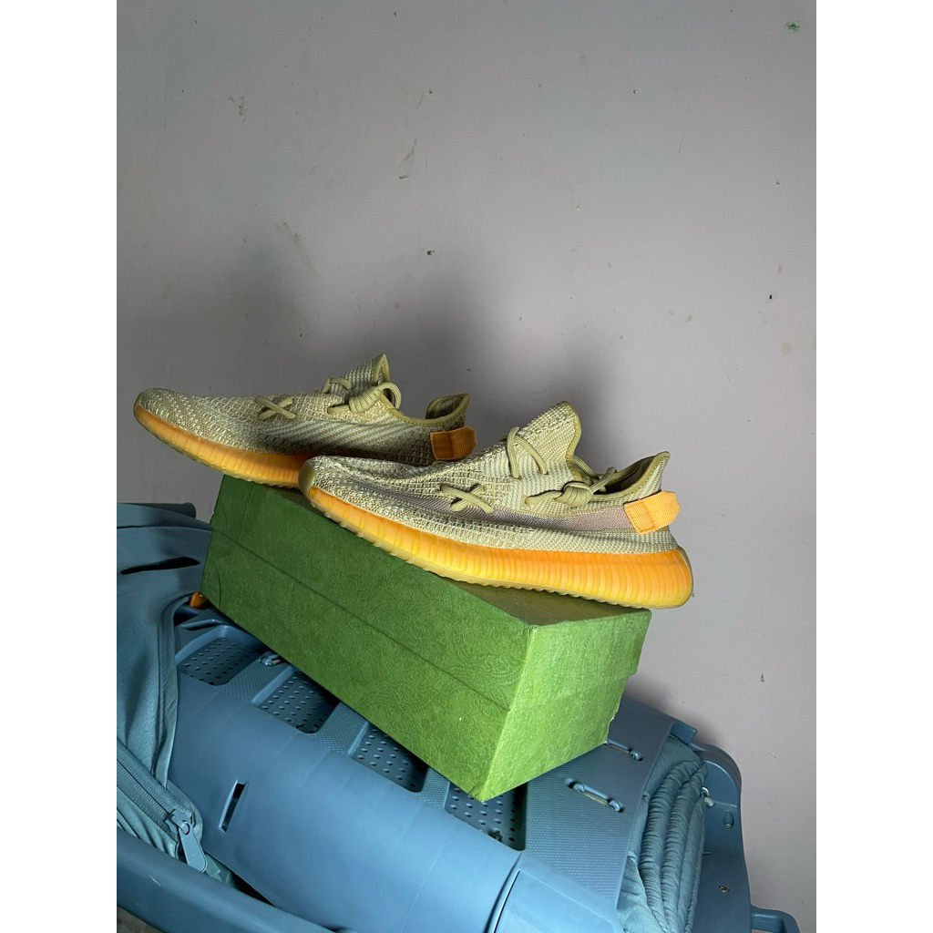 sepatu adidong yeezy second