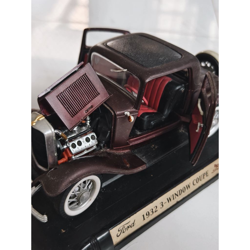 PAJANGAN MOBIL FORD 1932 3 WINDOW COUPE ROAD SIGNATURE CLASSIC CAR COKLAT BROWN ANTIK KUNO BISA BUKA