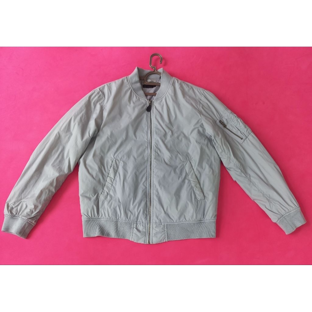 jaket bomber Pria.UNIQLO