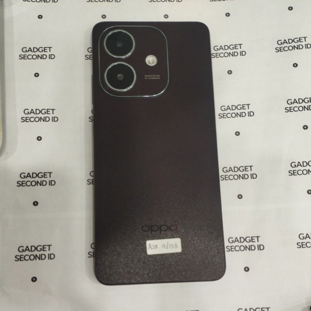 Handphone Second Oppo 4+128GB unit only.
