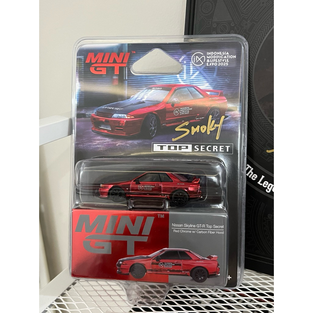 MINI GT R32 TOP SECRET IMX SIGNED BY SMOKY NAGATA