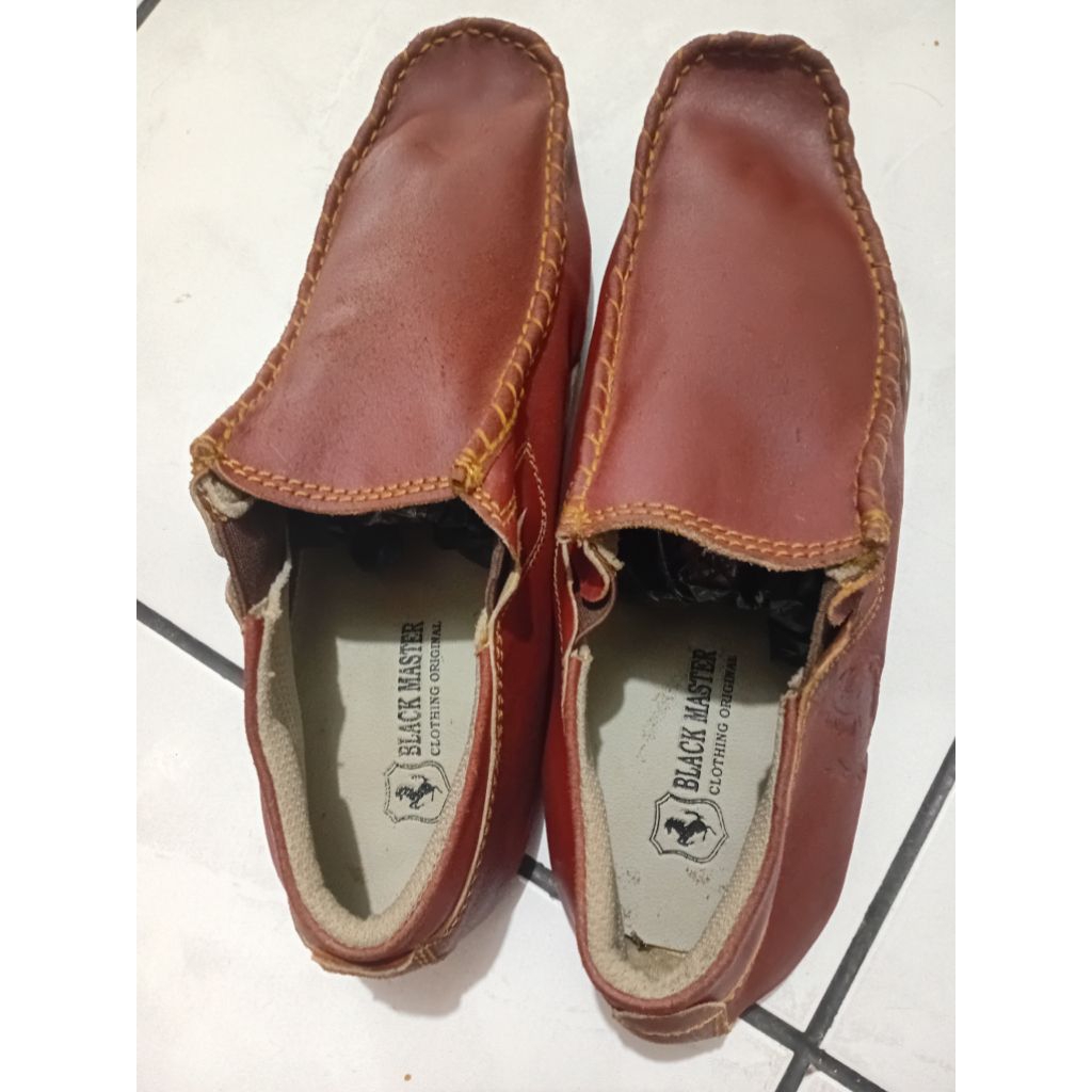 Sepatu Mustang Black Masters