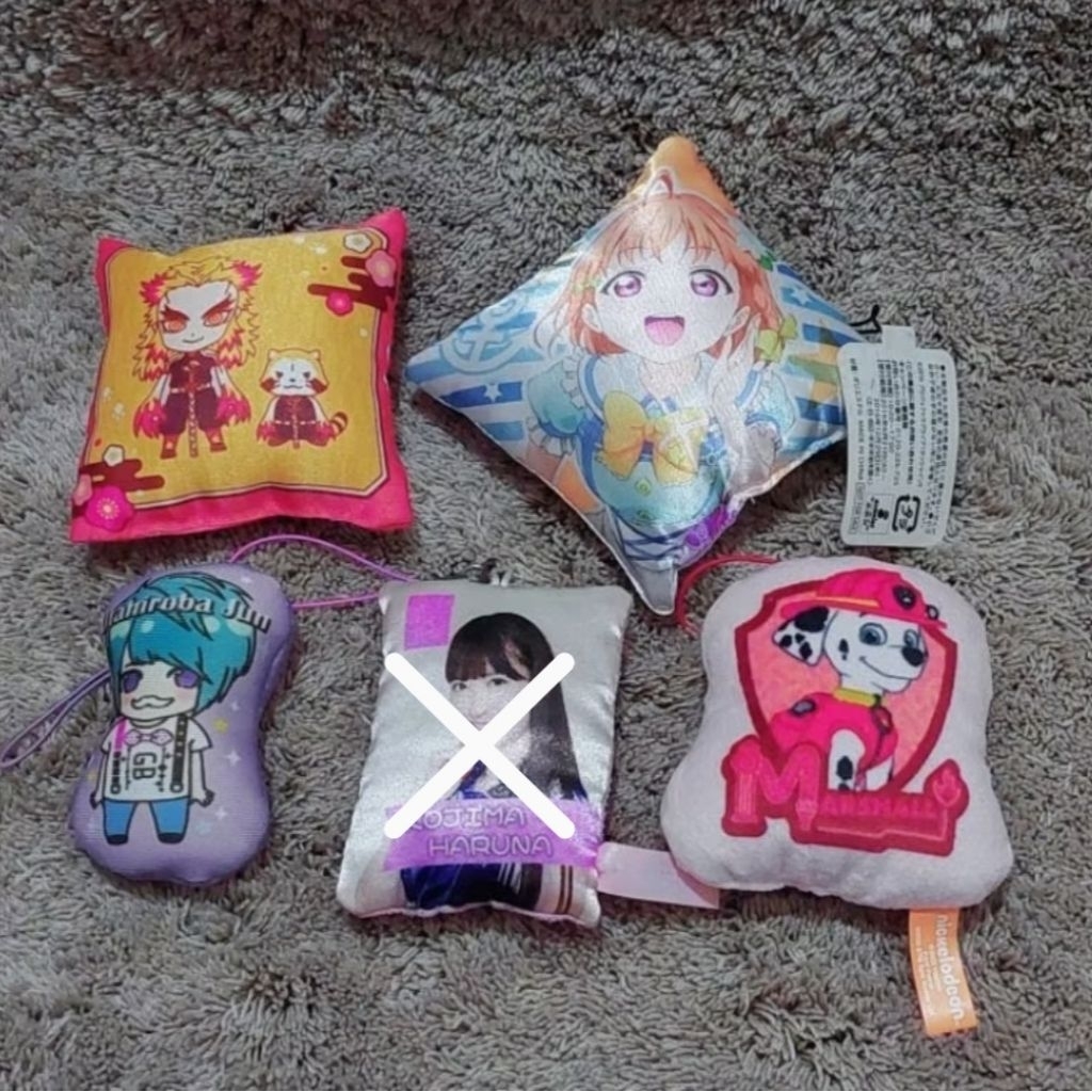 Boneka plush bantal random anime (set 4)
