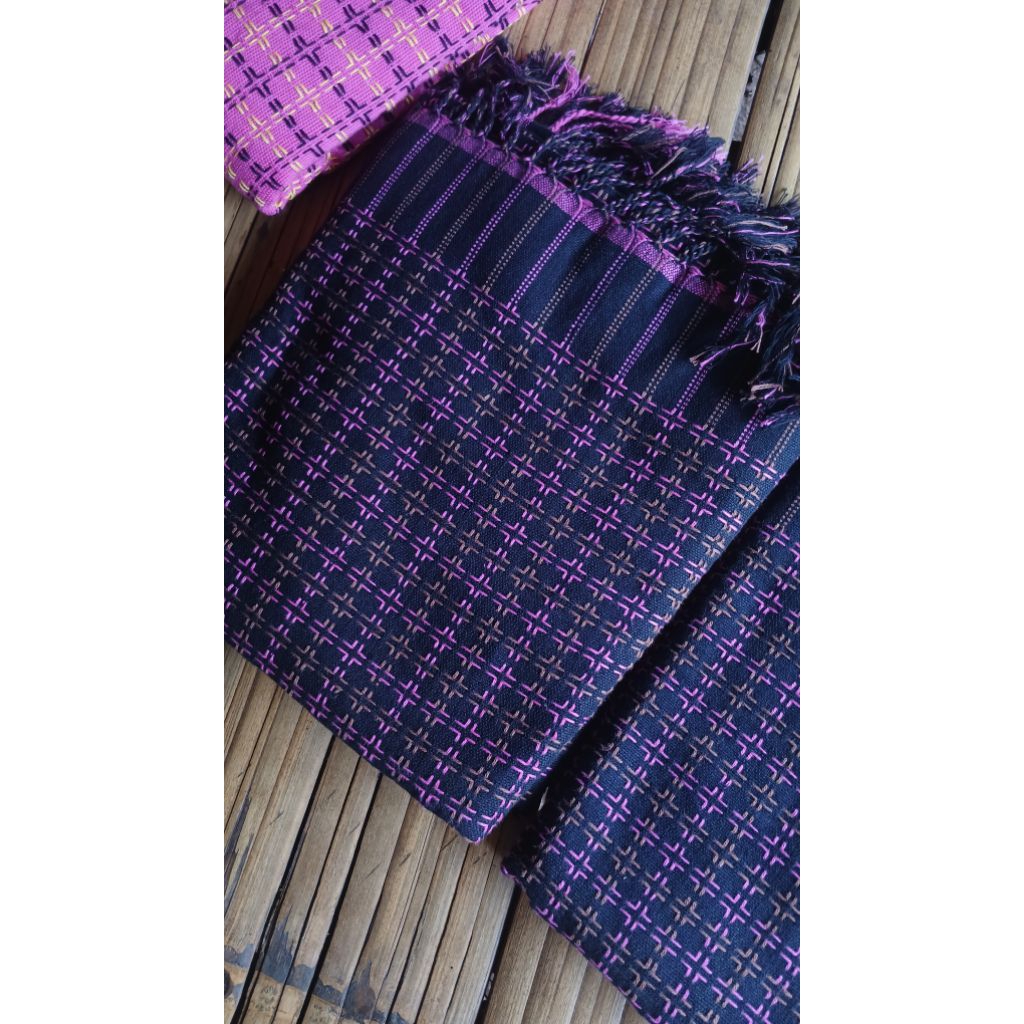 kain tenun baduy full motif,warna dasar hitam x ungu x coklat