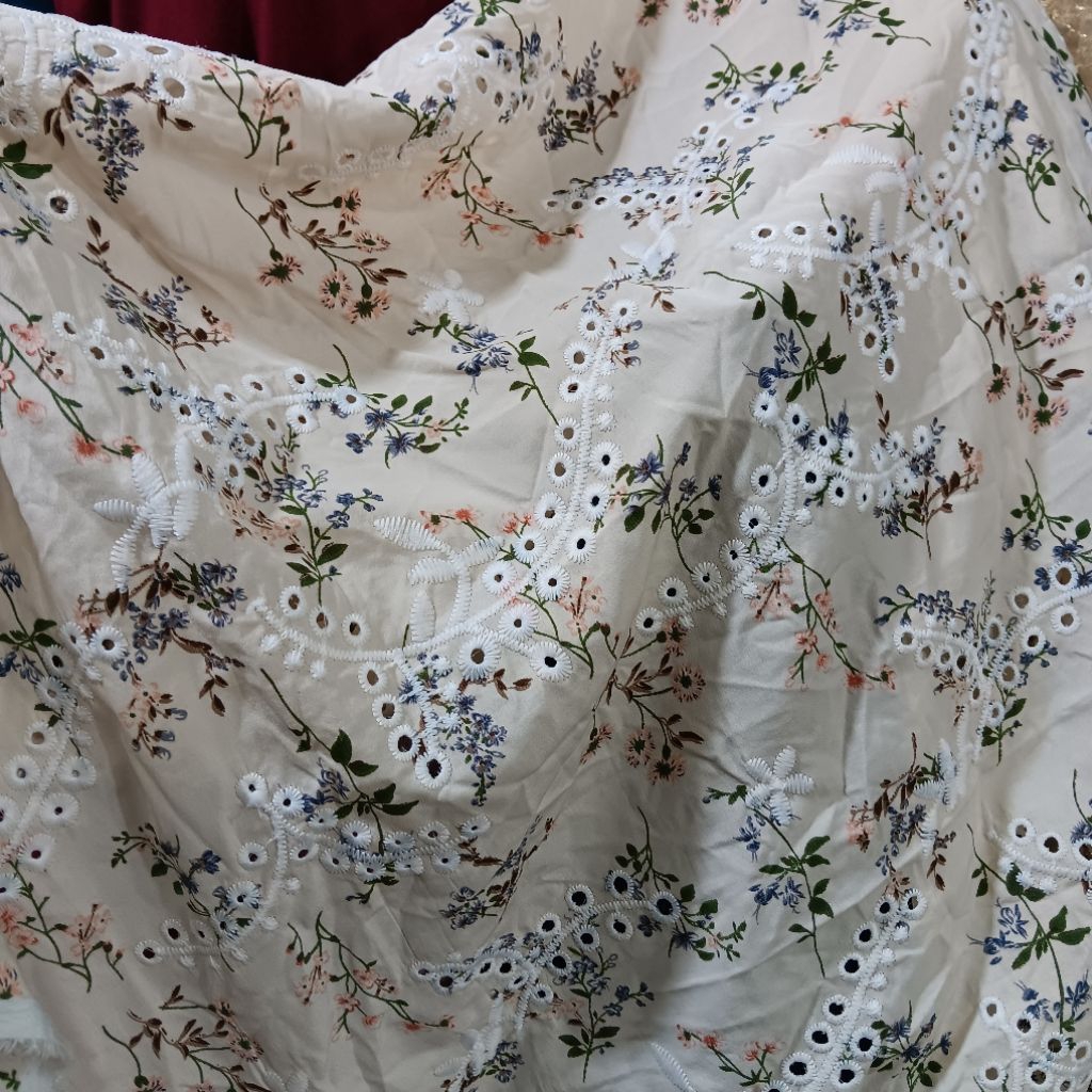 Katun BordirKain Katun Bordir Bunga Premium MeteranKatun Bordir Import Motif Elegan Bahan JahitKain 