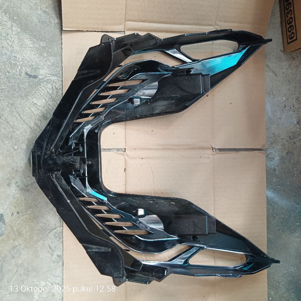 Frame Alis Lampu Depan Vario 125 150 Led New 2018-2025 Original
