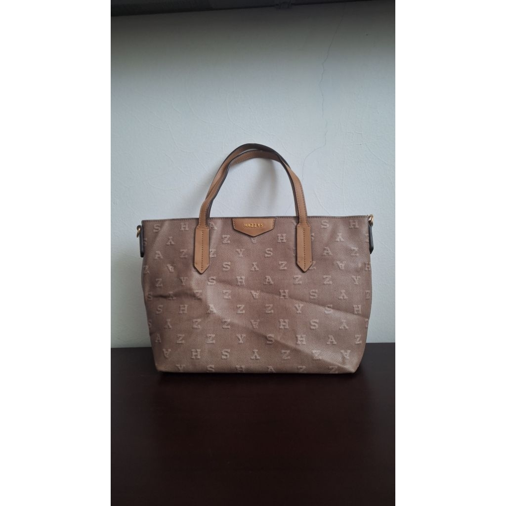Hazzys hand bag