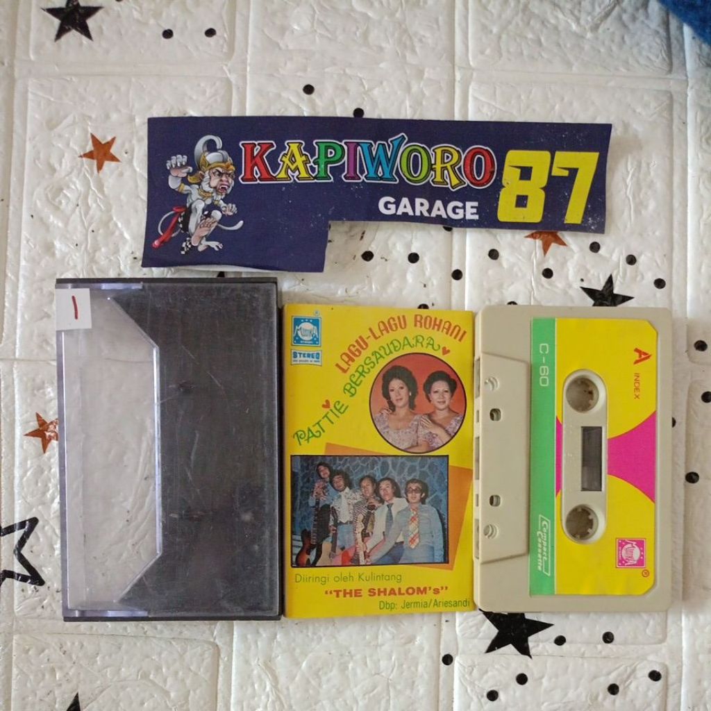 KASET PITA,,,PATTIE BERSAUDARA LAGU - LAGU ROHANI