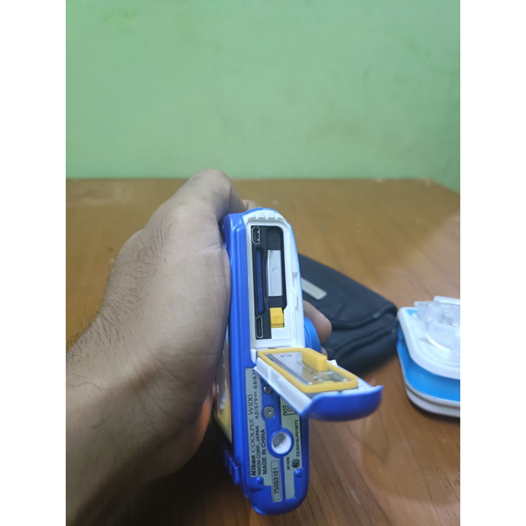 Kamera digital Nikon W100