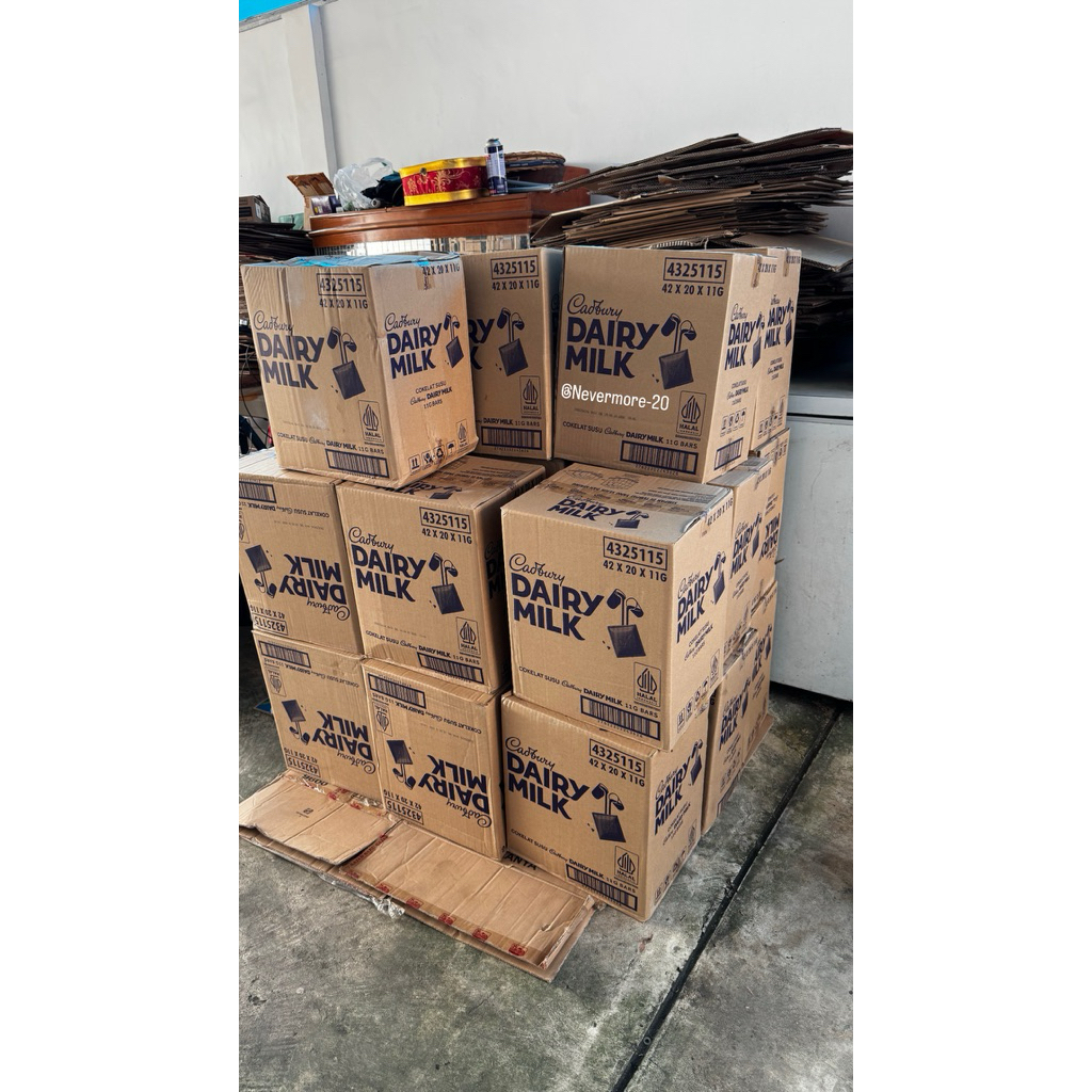 cadbury dairy milk 1 dus (isi 42box) (1box=20pcs)