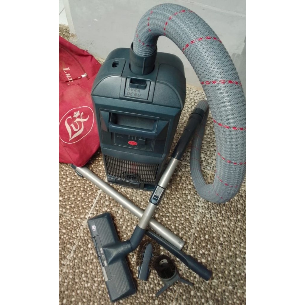 Vacuum Cleaner Lux D790