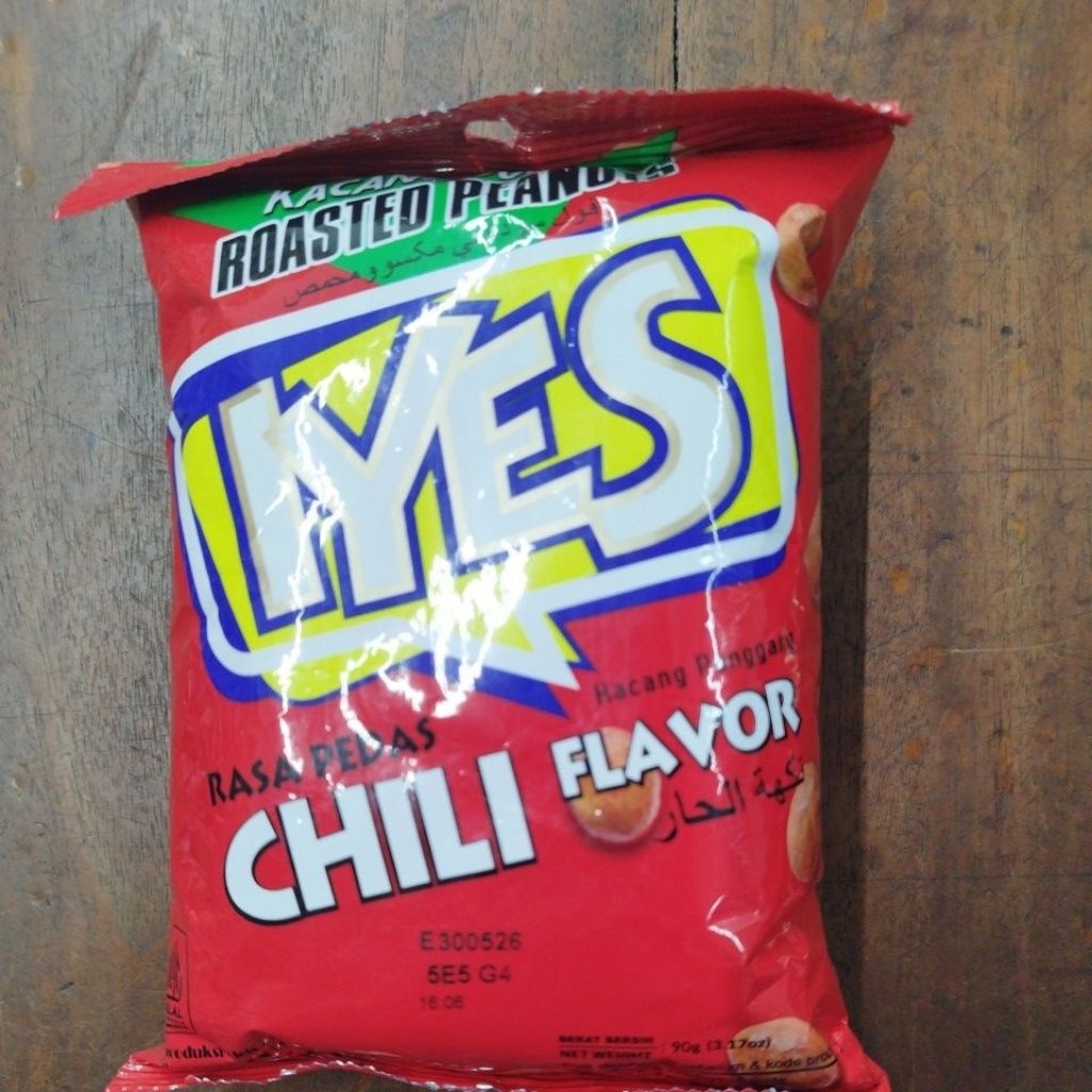 Snack Kacang oven iyes rasa pedes