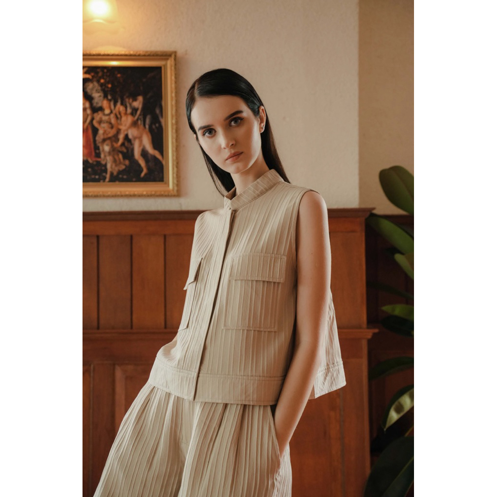 MAVEN NEW LOUVRE TOP SLEEVELESS IN FRAPPE