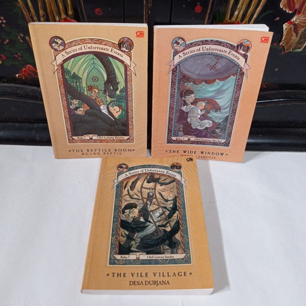 novel a series of unfortunate events - lemony snicket