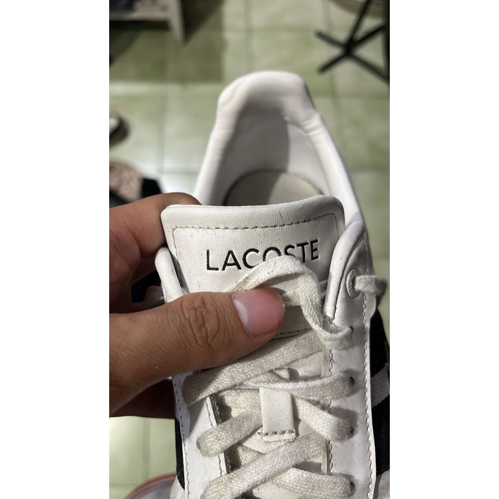 sepatu lacoste