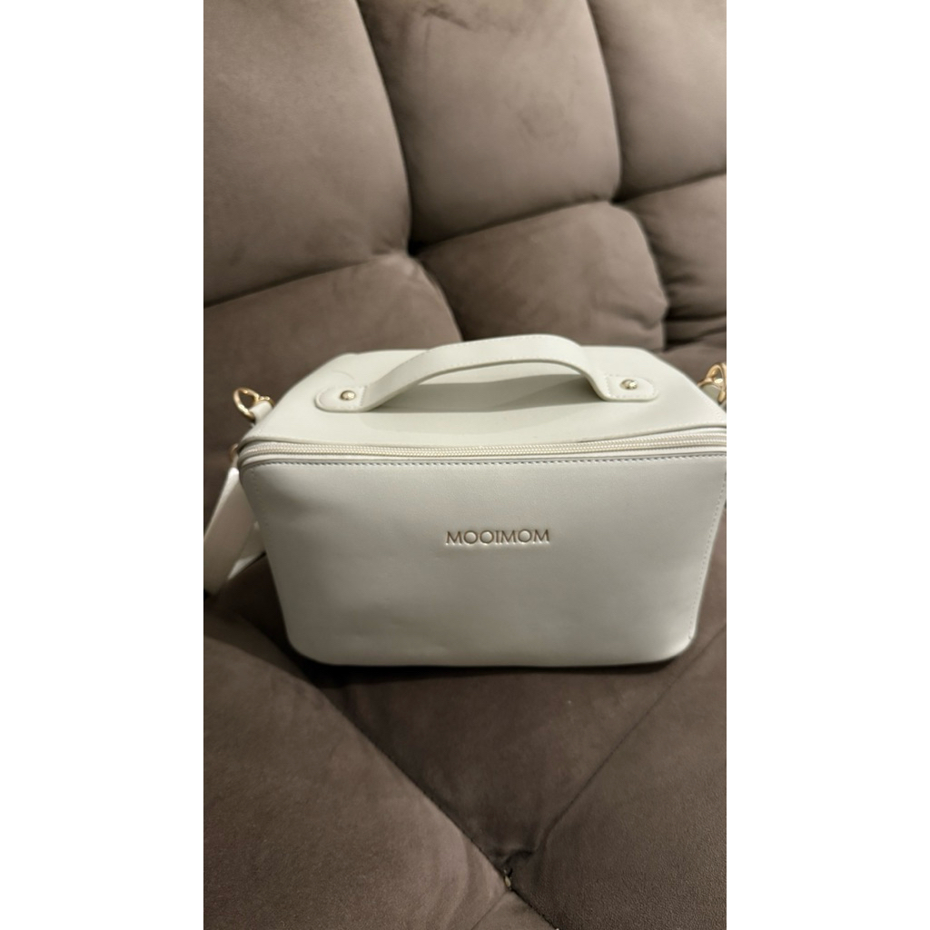 mooimom handsfree breastpum / pumping handsfree mooimom preloved