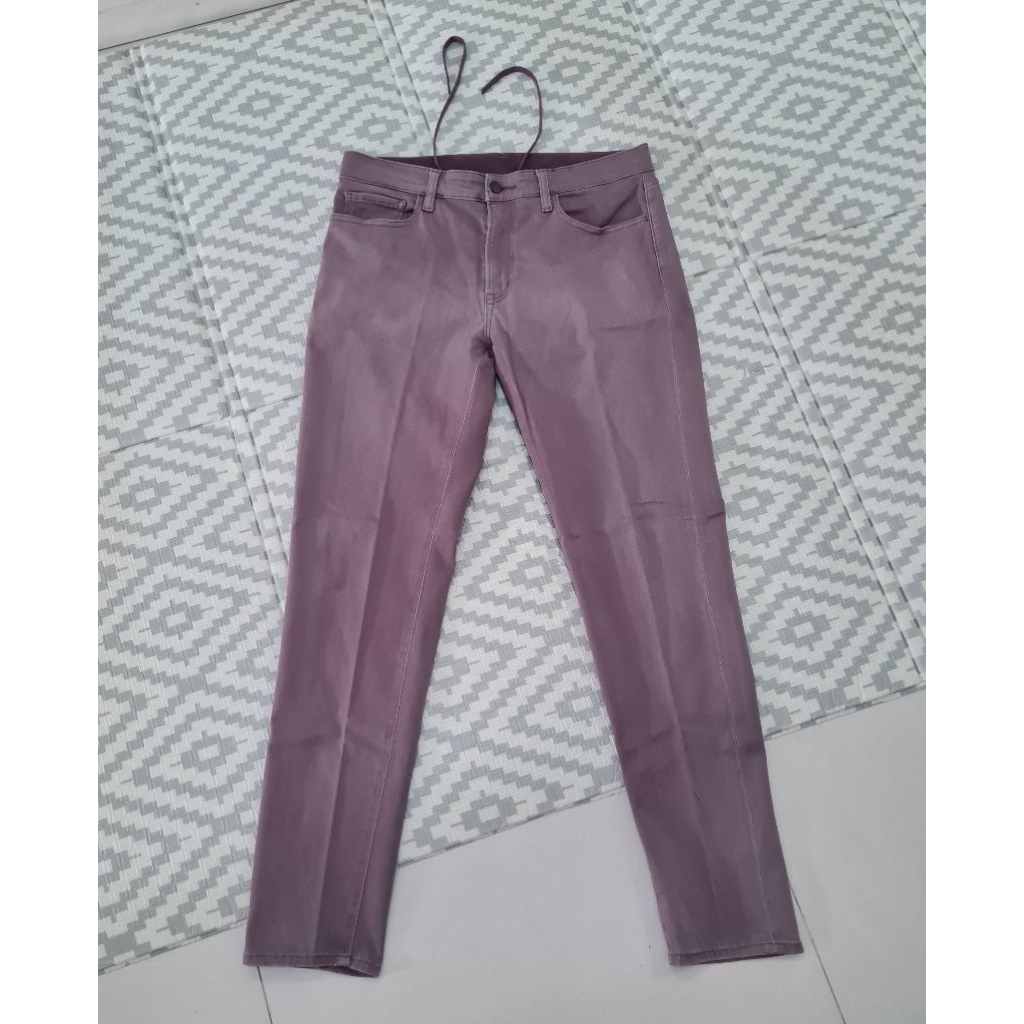 Preloved Uniqlo celana chino panjang lilac, dengan tali adjustable size L