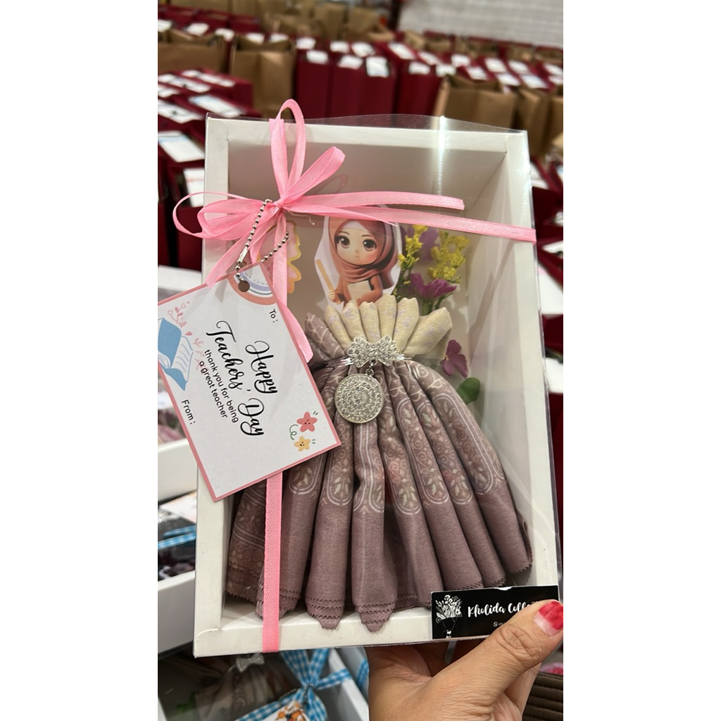 hampers hijab hari guru