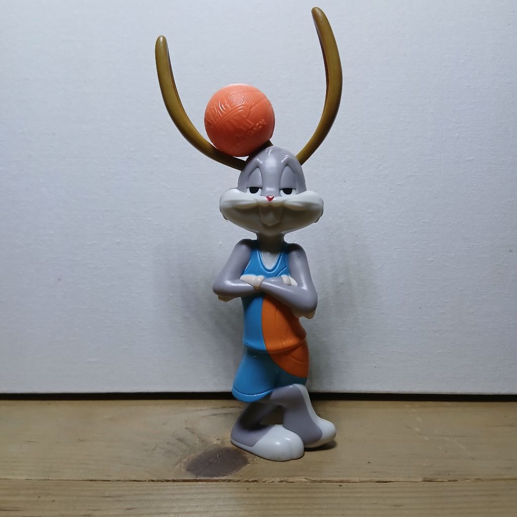 BUGS BUNNY LOONEY TUNES ACTION FIGURE
