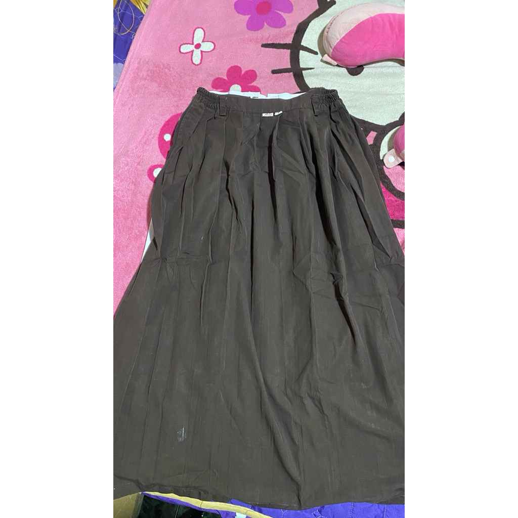 Preloved Rok Rempel Coklat & Rempel Putih Sekolah (Tanya Lp & Ld di chat Sebut BB & TB)