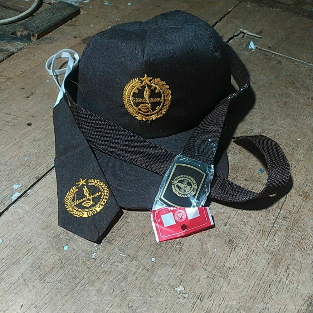 topi&dasi paket topi dasi dan sabuk pramuka logo bordir