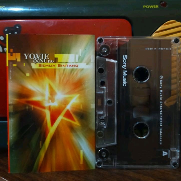 Kaset pita Yovie and Nuno Semua bintang