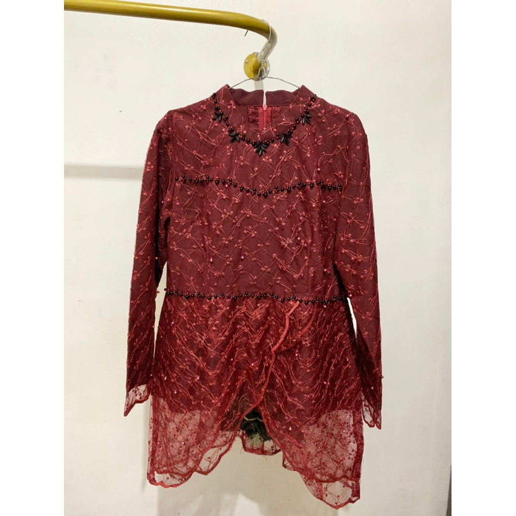 Preloved Kebaya Lamaran Kebaya Wisuda Maroon