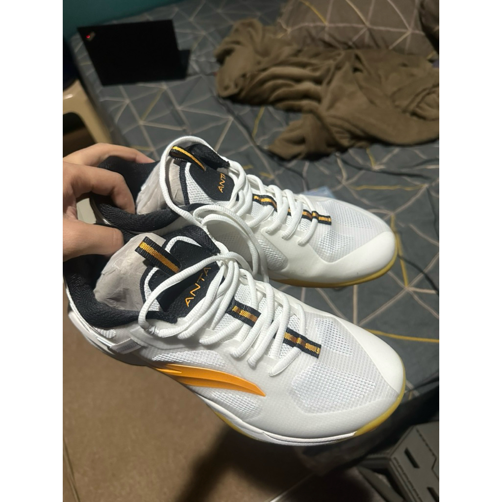 Sepatu Badminton Anta 43