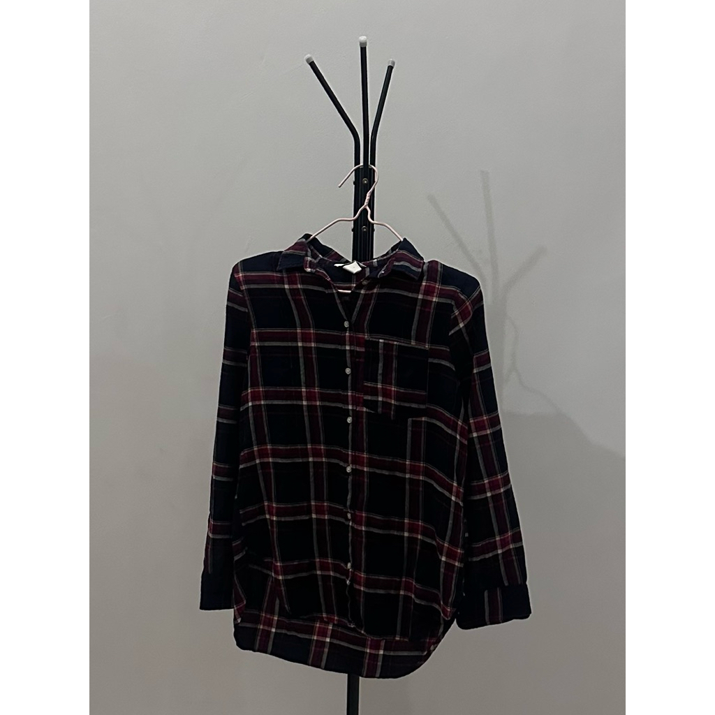 [Preloved] Kemeja Blouse Kantor Kuliah Top hnm h&m Kotak Kotak Flannel