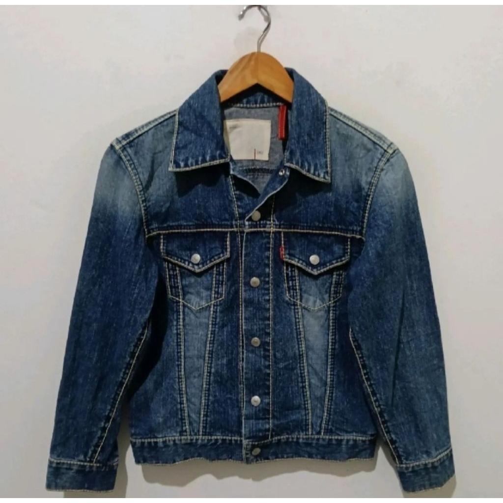 LEVIS Strauss & Co Red Loop Trucker Denim Jacket