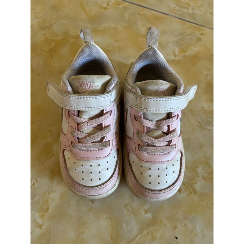 preloved(sepatu nike anak)