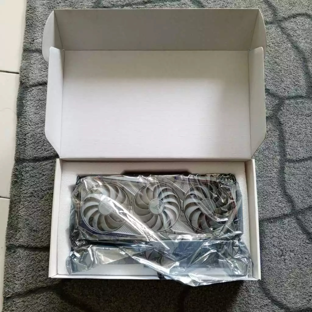 ASUS ROG STRIX GeForce RTX 3080 GUNDAM EDITION OC 10GB limited Edition